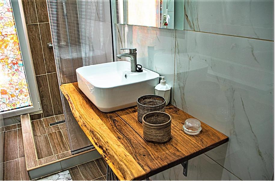 Kassandrou Suite Hot Tub-Jakuzzi - 2 Bedrooms - Big Balcony - Center سالونيك المظهر الخارجي الصورة